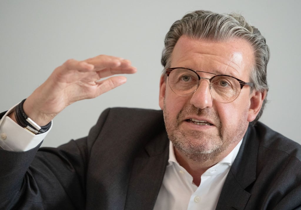 „Diejenigen, die in der Produktion arbeiten, die müssen da sein, für die hat sich nichts geändert“: Stefan Wolf.