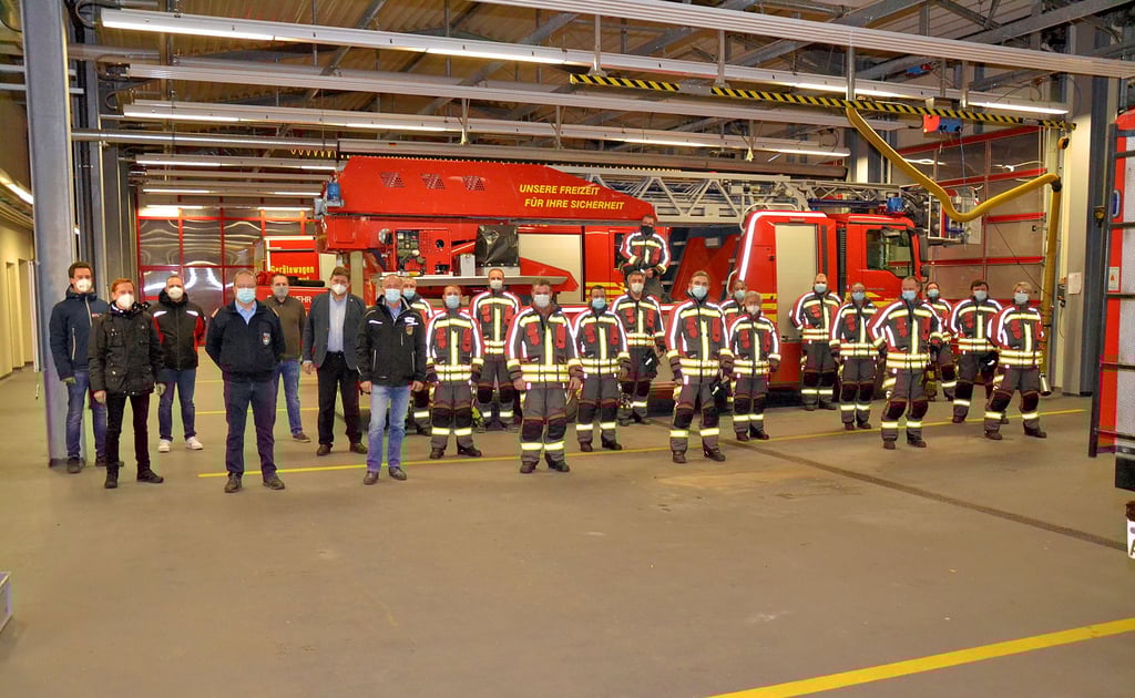 Die Feuerwehr in Osterweddingen ist gut ausgerüstet. Erst im vergangenen Jahr erhielt sie neue Einsatzbekleidung. Ob sie aber als Freiwillige Feuerwehr den Anforderungen des Gewerbegebiets gerecht werden kann, ist unsicher.