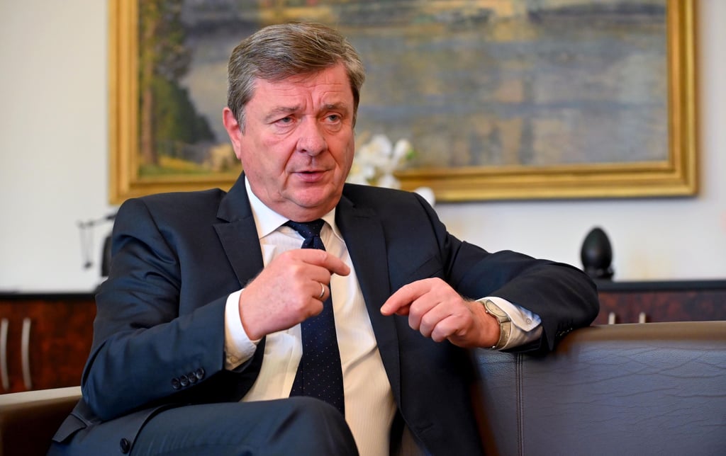 Magdeburgs Oberbürgermeister Lutz Trümper (SPD) plädiert für eine Rückkehr zur 3G-Regelung.