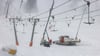 Am Samstag (15.01.) wird am Fichtelberg die diesjährige Skisaison offiziell eingeläutet. Coronabedingt steht das Skigebiet nur für Geimpfte und Genesene (2G) offen. Foto: Jan Woitas/