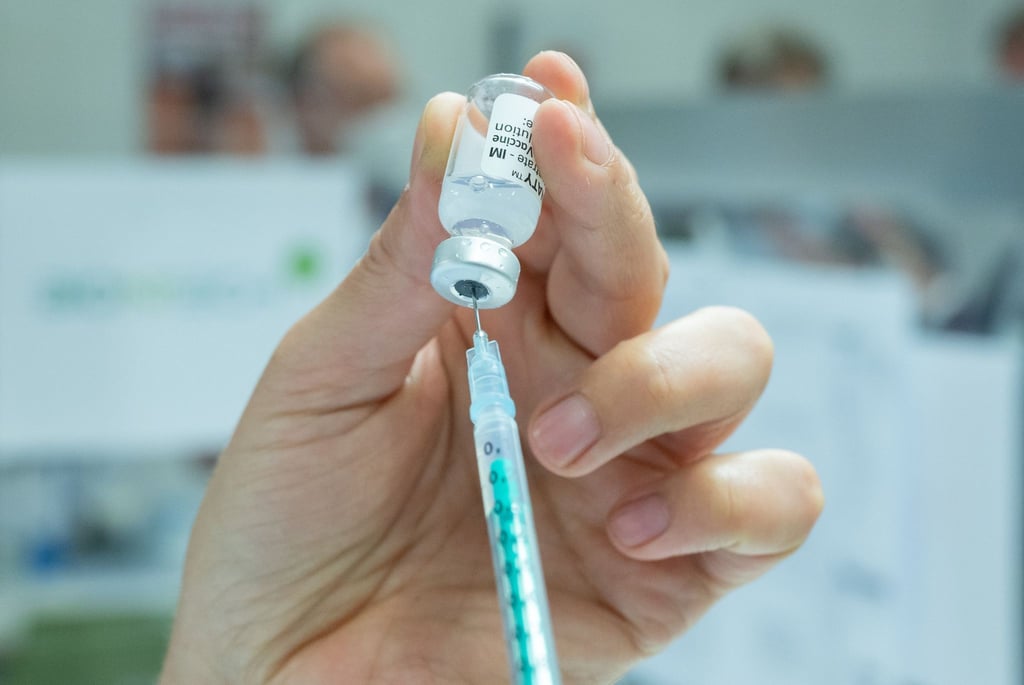 Bis zum Impfstart in den Apotheken werden noch etwa ein bis zwei Wochen vergehen. Die Impfstoffe müssen erst bestellt werden.
