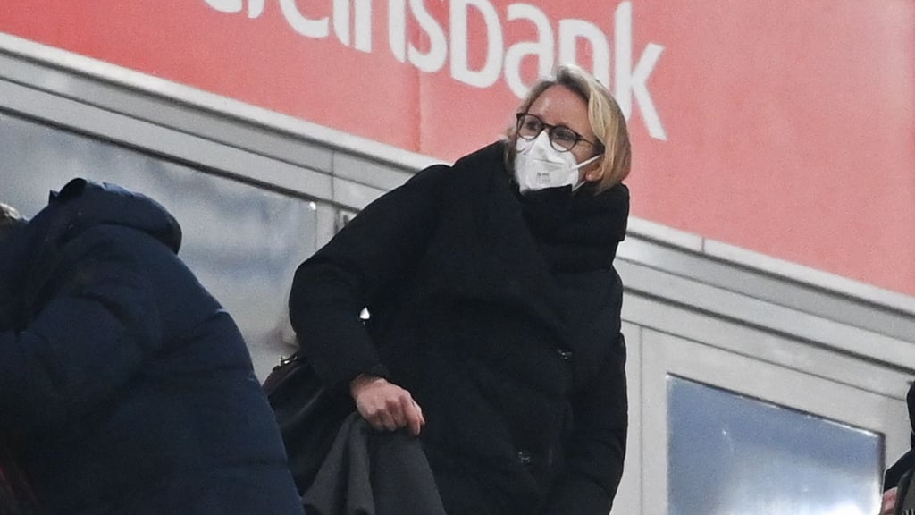 DFL-Geschäftsführerin Donata&nbsp;Hopfen wünscht sich ein rasches Ende der Geisterspiel.&nbsp;