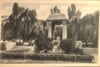  Wunderschöner Anfang der Theodor-Arnold-Promenade mit Florabrunnen und großen Bäumen - so nennt  Sabine Lorenz aus Halle ihre Postkarte. Repro:  