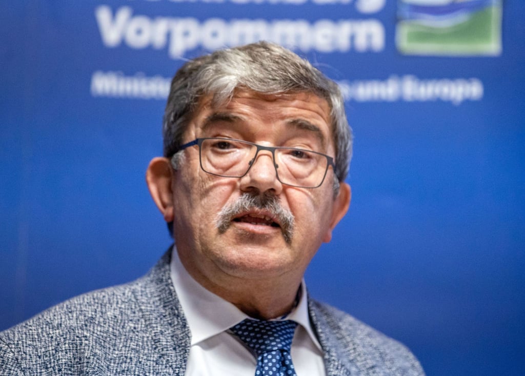 Lorenz Caffier war nach Bekanntwerden der Pistolen-Affäre 2020 als Innenminister von Mecklenburg-Vorpommern zurückgetreten.