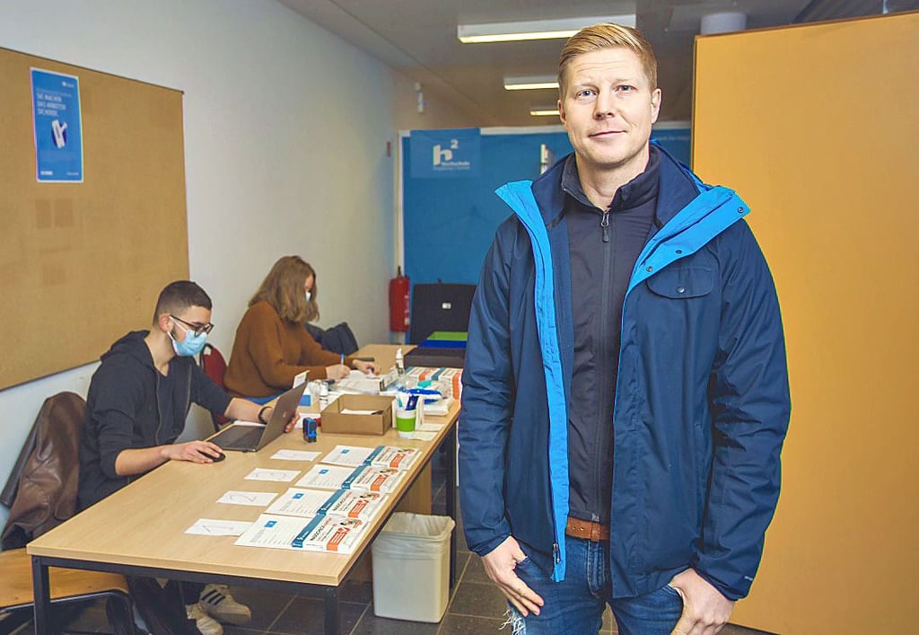 André Thiede koordiniert den Krisenstab und die Testzentren der Hochschule.