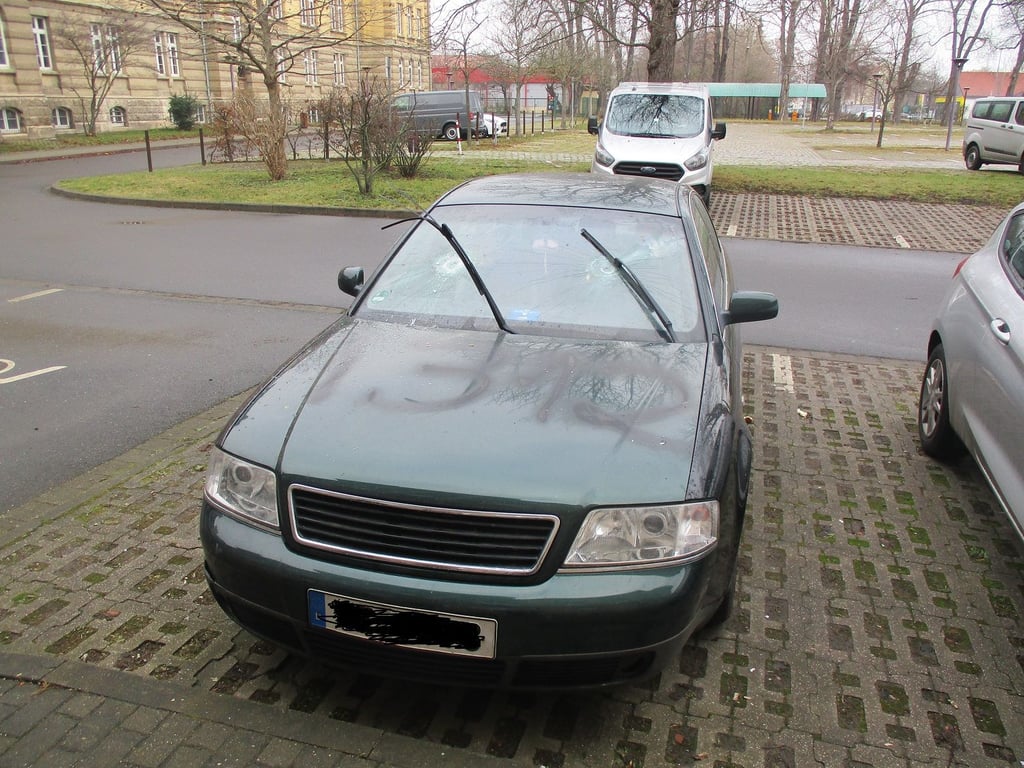 Das Auto in Halberstadt wurde beschädigt.