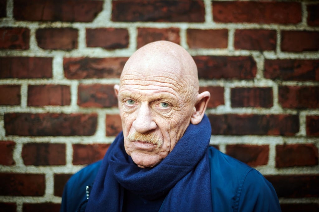 Der Schauspieler und damalige Gefängnisarzt Joe Bausch, aufgenommen vor seiner Arbeitsstätte, der JVA Werl.