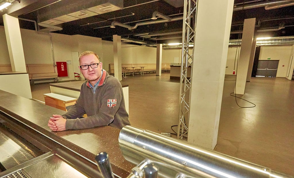 Der Centerleiter Steffen Kumorowska in der ehemaligen Disco Schorre in Bernburg. Er hat nun eine neue Idee für die Nutzung der Fläche.