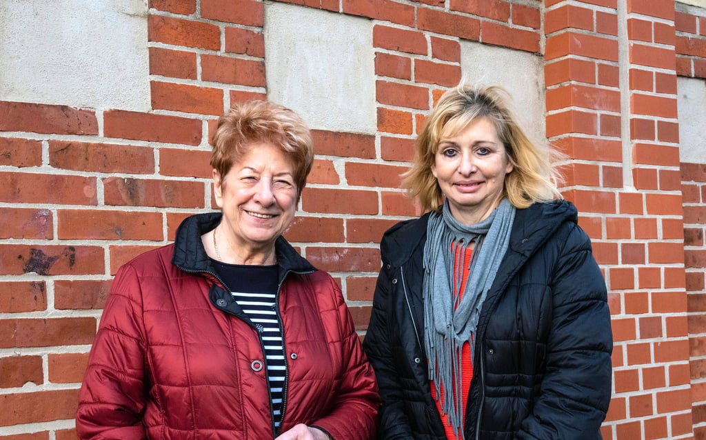 Roßlaus Ortsbürgermeisterin Christa Müller (l.) und Stellvertreterin Sylvia Gernoth haben mit dem Ortschaftsrat bereits Schifferfeste organisiert.
