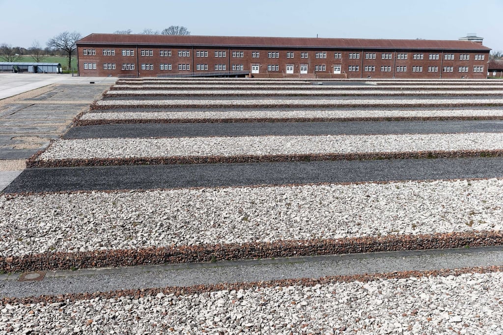 Blick auf den ehemaligen Häftlingsblock 1-4 im ehemaligen Konzentrationslager Neuengamme.