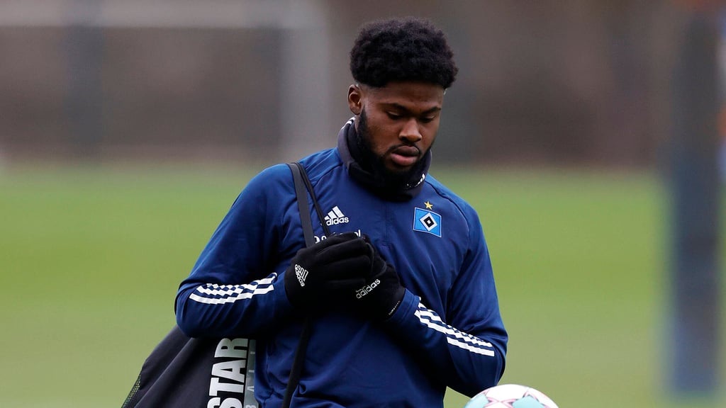Moritz-Broni Kwarteng, hier noch als HSV-Talent, trainiert beim 1. FC Magdeburg mit.