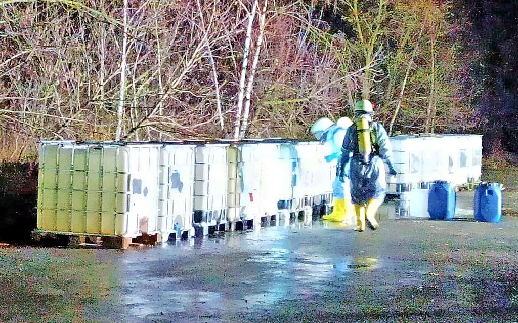 Grund für den ABC-Einsatz war die Befürchtung, die Container könnten illegal entsorgte Abfälle enthalten.