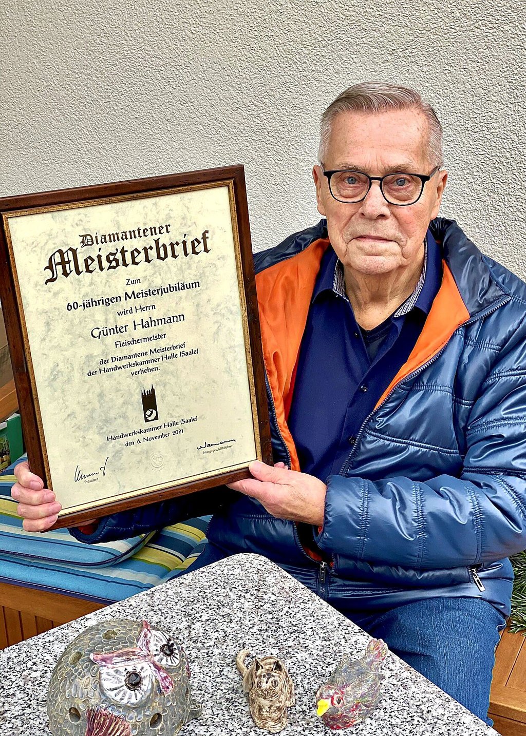 Diese Urkunde hat einen Ehrenplatz bei Günter Hahmann.