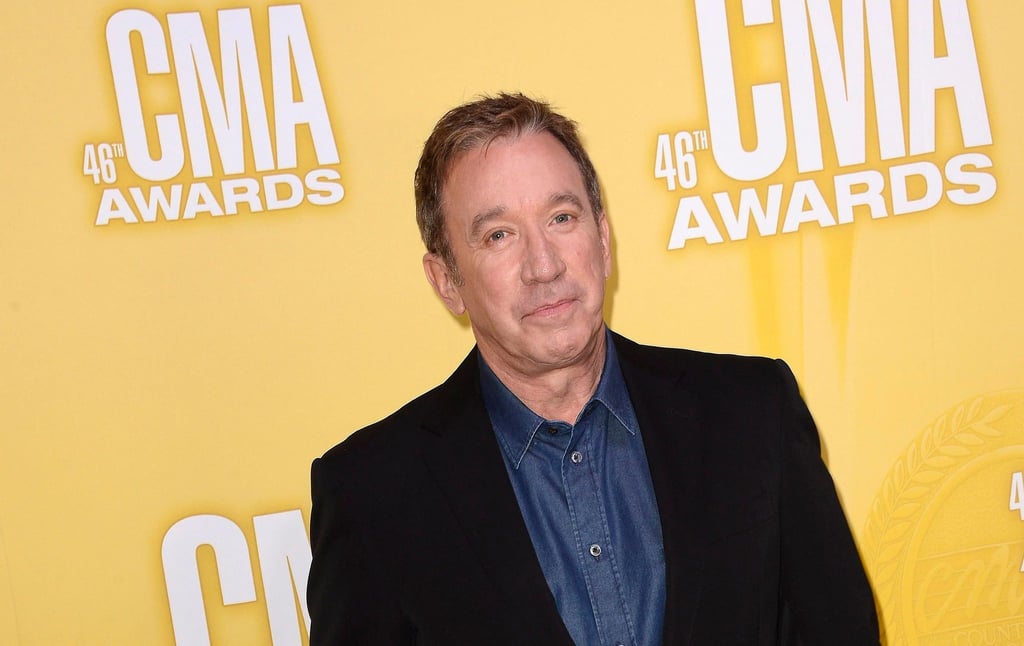 Bald mit Rauschebart und rotem Kostüm: Tim Allen steht wieder als Weihnachtsmann vor der Kamera.