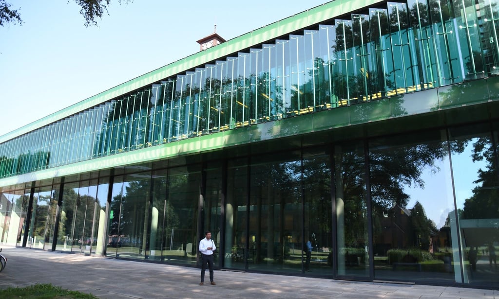 Die Universität wird von der Schweizer Hochschule „Schaffhausen Institute of Technology“ übernommen.
