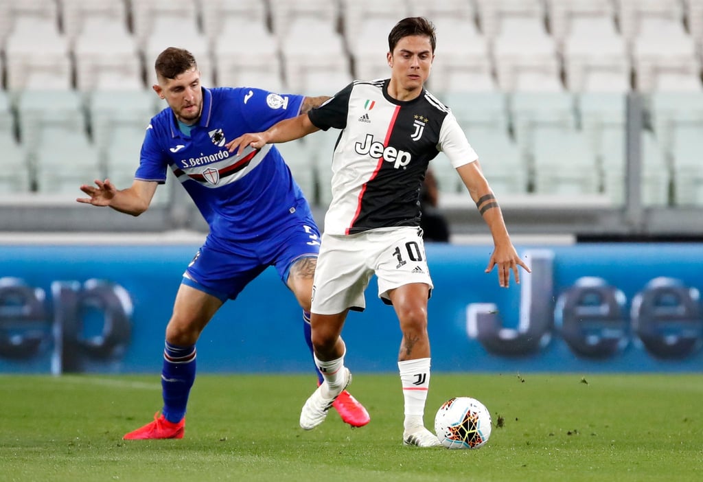 Der 1.FC Köln beschäftigt sich mit einer Verpflichtung von Sampdoria Genuas Innenverteidiger Julian Chabot (l).