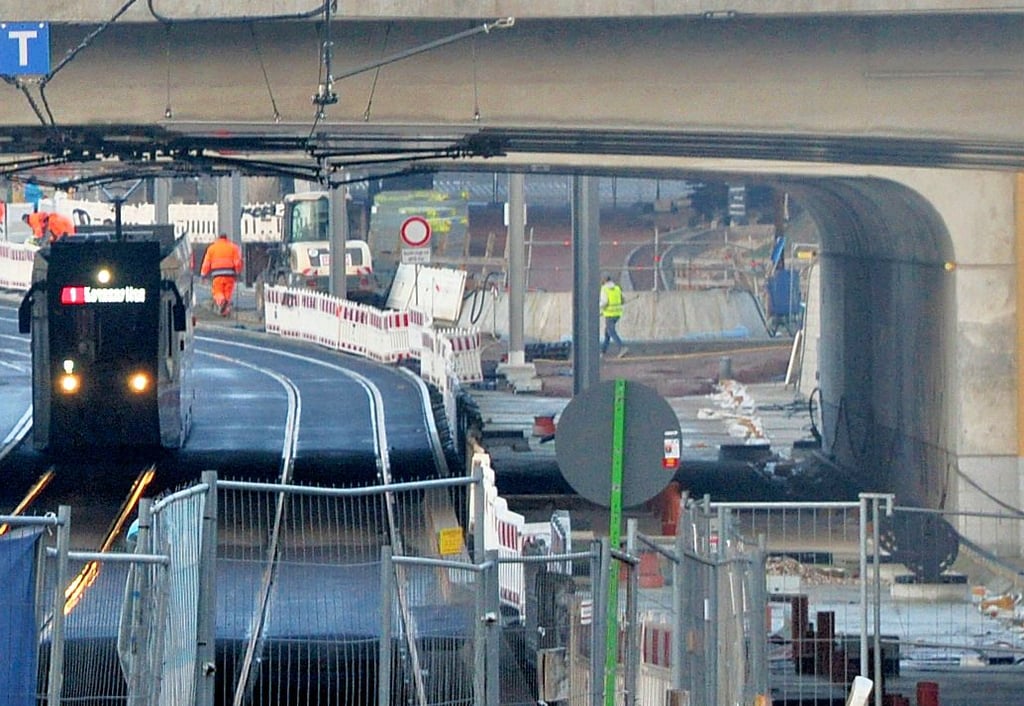 Auf dem Tunnel soll am Kölner Platz in Richtung Stadtfeld die erste der beiden neuen Haltestellen in Betrieb gehen.