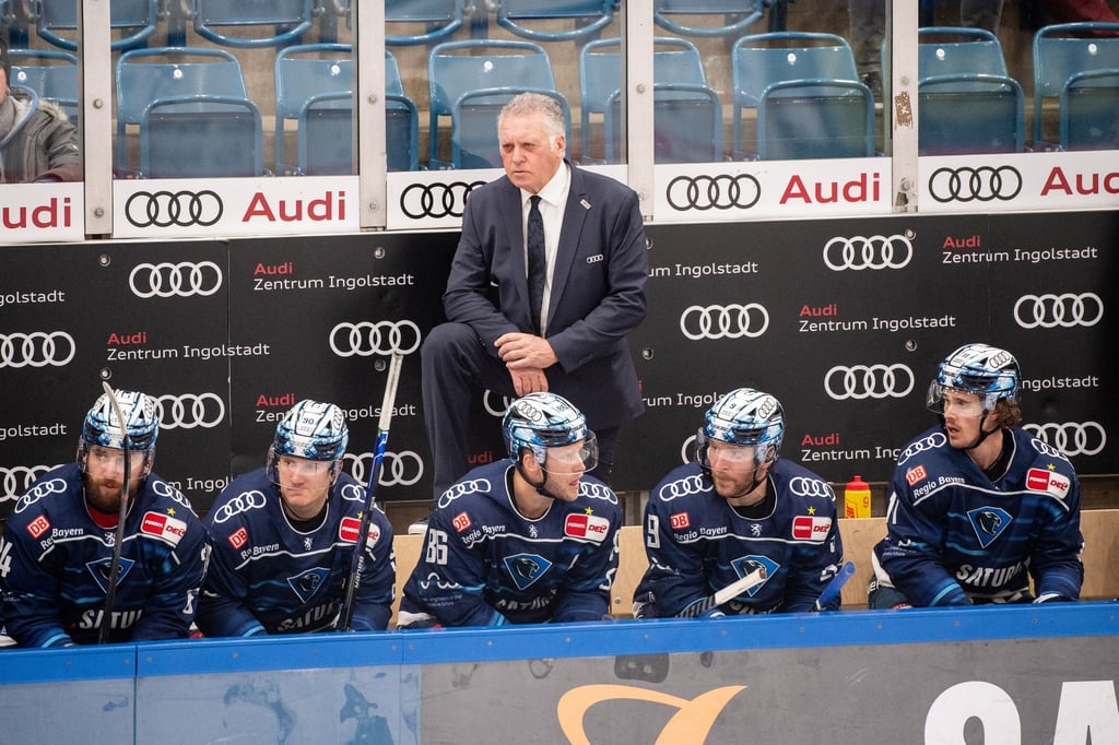 Nach mehreren Corona-Fällen musste sich das Team des ERC Ingolstadt in eine Quarantäne begeben.