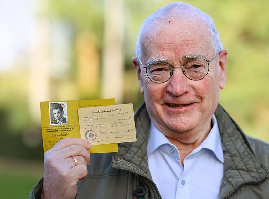Auch von 1959: der gelbe GST-Führerschein von Harald Kliche