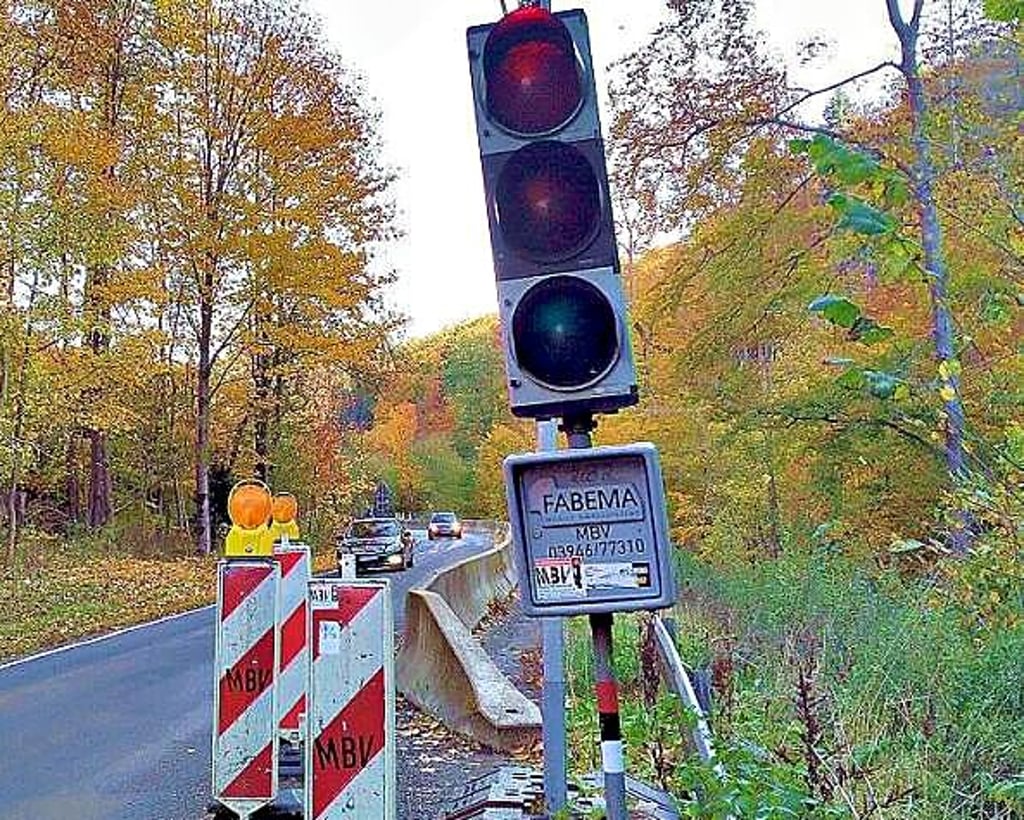 Die Betonelemente an der Kreisstraße 1347 im Trecktal werden am Montag vorübergehend entfernt.
