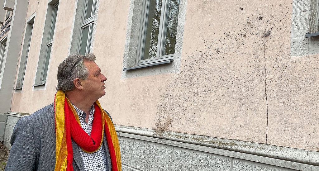Frank von Holly will nach den jüngsten Vandalismusaktionen den Schulspielplatz sperren.