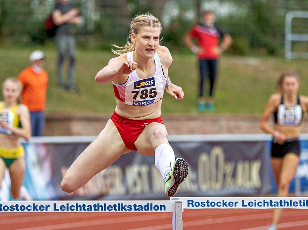 Lara Steinbrecher lief in der U 20 im vergangenen Jahr über 400 Meter allen davon – ob mit oder ohne Hürden.