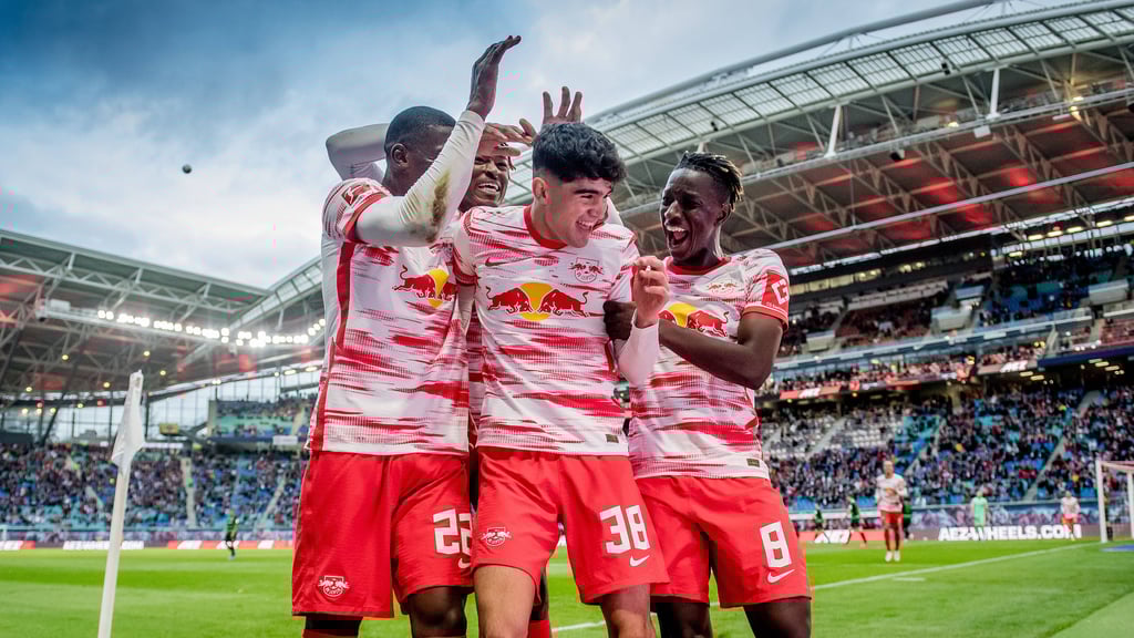 Hugo Novoa verlängert bei RB bis 2024.