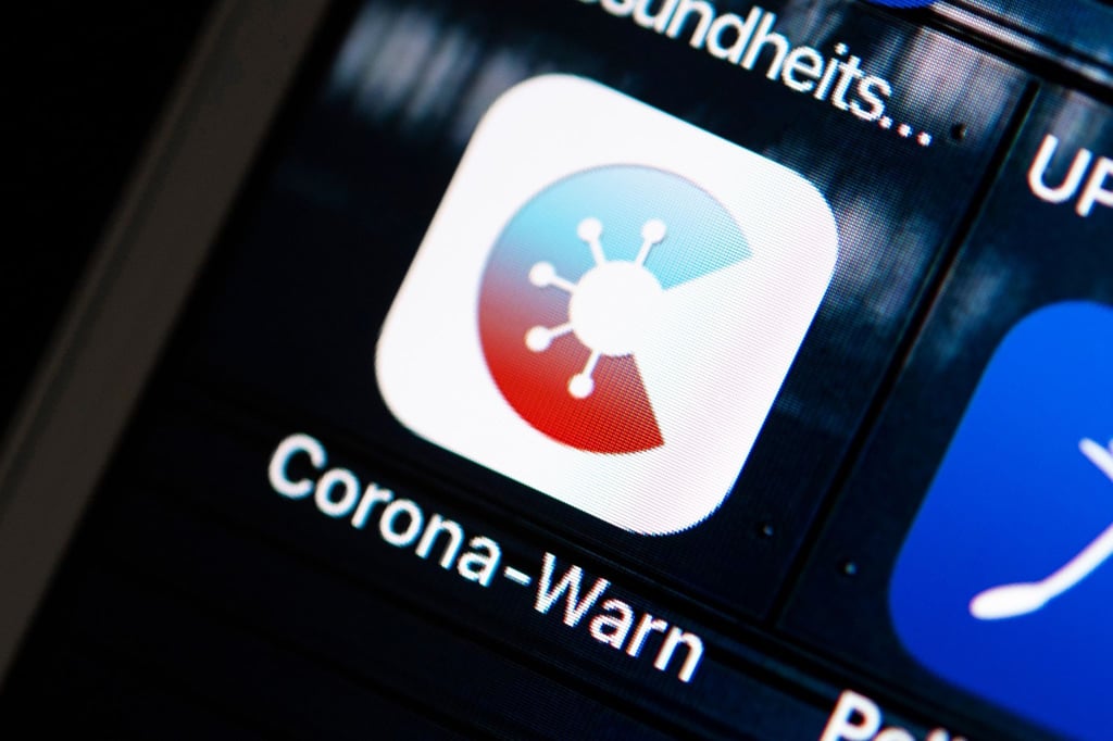 An der Corona-Warn-App gibt es weiter Kritik - auch wegen Omikron.