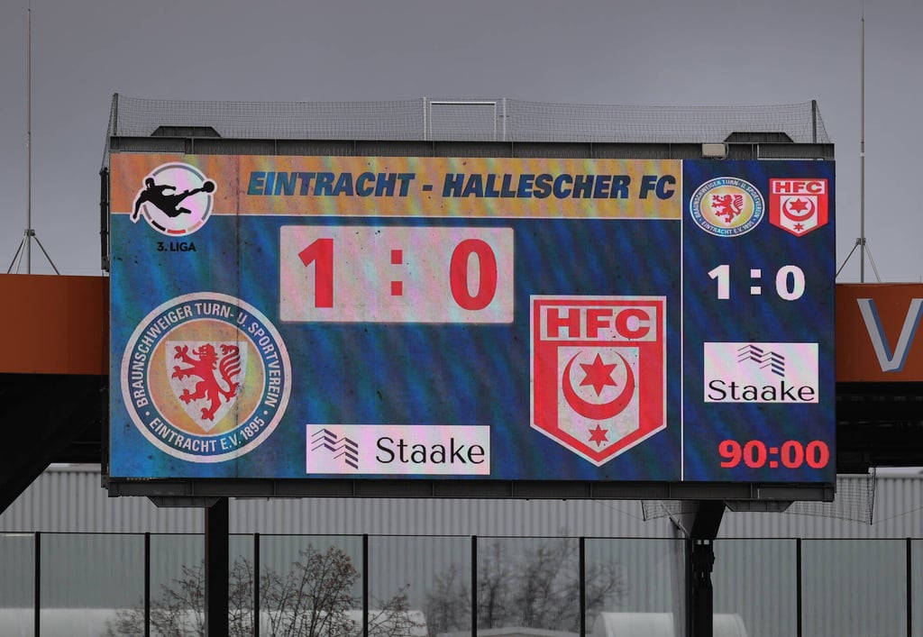 Der Hallesche FC hat am Samstag mit 0:1 bei Eintracht Braunschweig verloren.