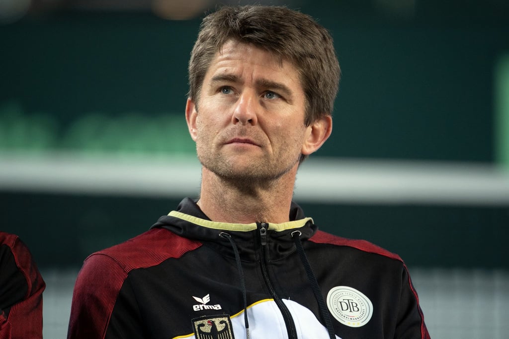 Teamchef Michael Kohlmann beobachtet bei den Australian Open seine Davis-Cup-Spieler.