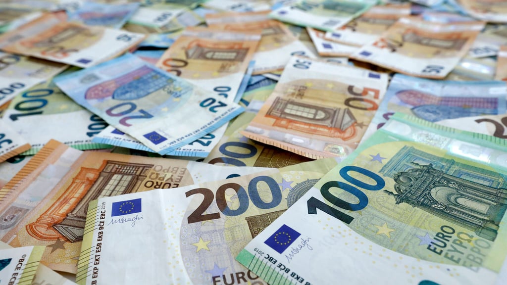 Sachsen-Anhalts Parteien haben im Wahljahr 2021 deutlich mehr Spenden erhalten als in den Vorjahren.