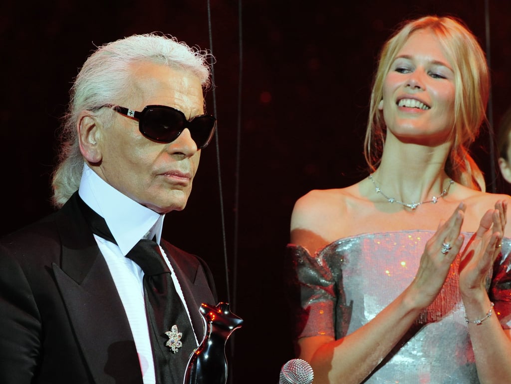 Der Modemacher Karl Lagerfeld, hier 2008 mit seiner früheren Muse Claudia Schiffer