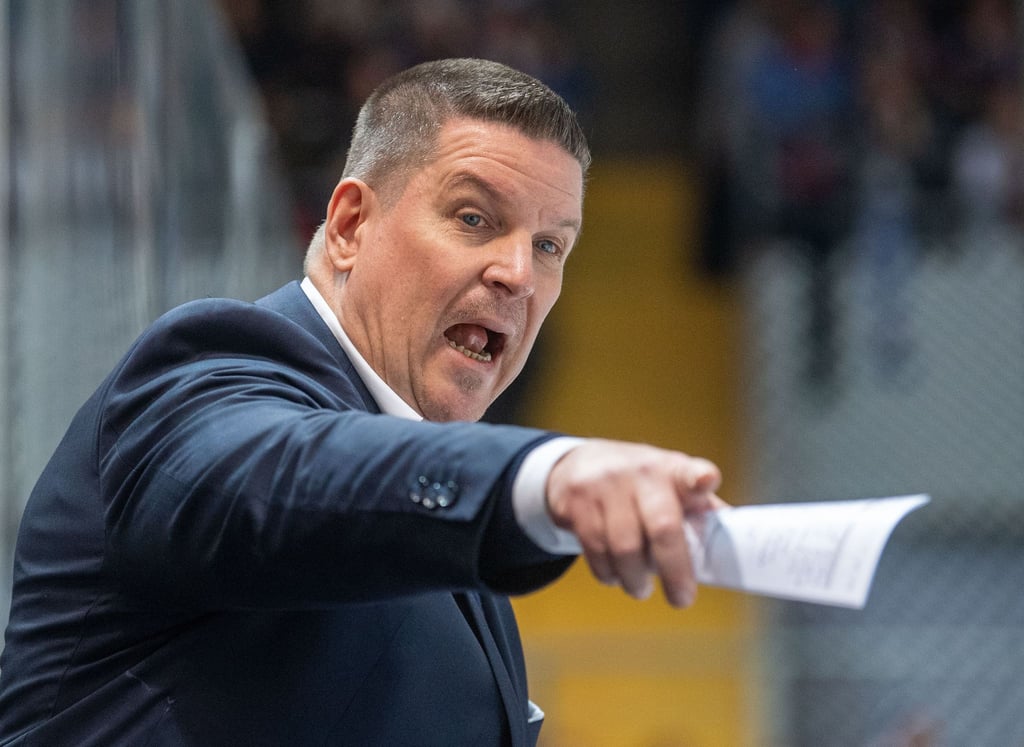 Straubings Trainer Tom Pokel hat weitere coronabedingte Ausfälle im Team.