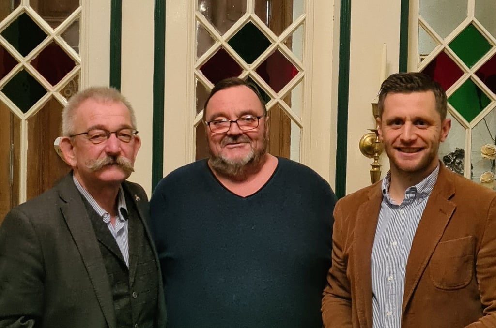 Lothar Riedinger (CDU, Bildmitte) ist vom CDU-Ortsverband Arneburg/Goldbeck als Bürgermeisterkandidat für Arneburg nominiert worden. Hier flankiert von seinen Parteifreunden Eike Trumpf (links) und Chris Schulenburg.