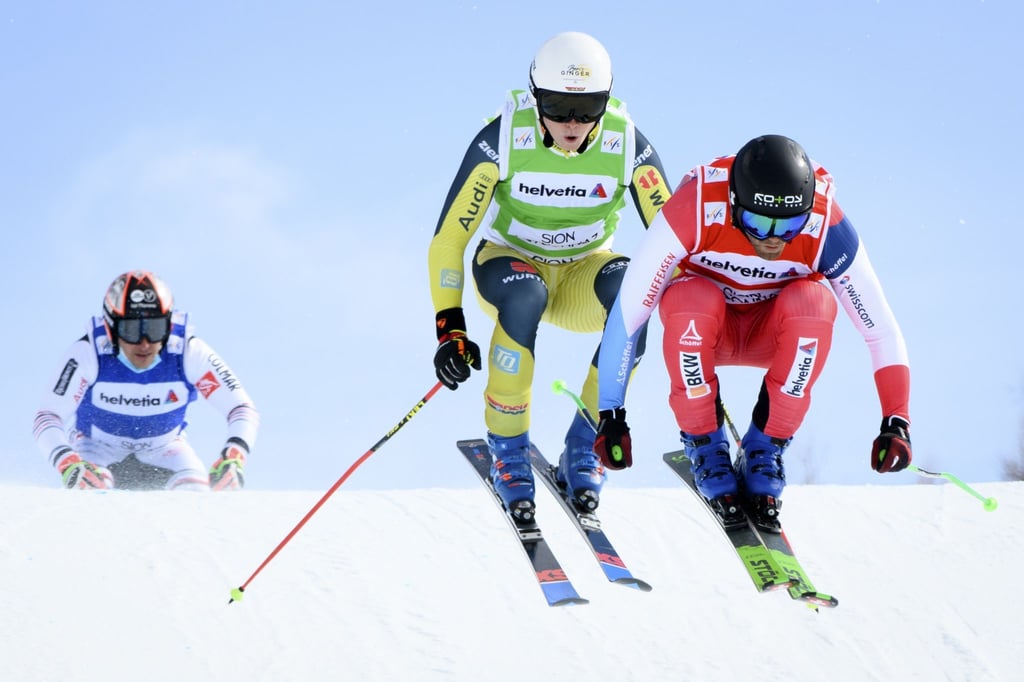 Skicross-Weltcup in Kanada: Der deutsche Florian Wilmsmann (M) wird Zweiter.