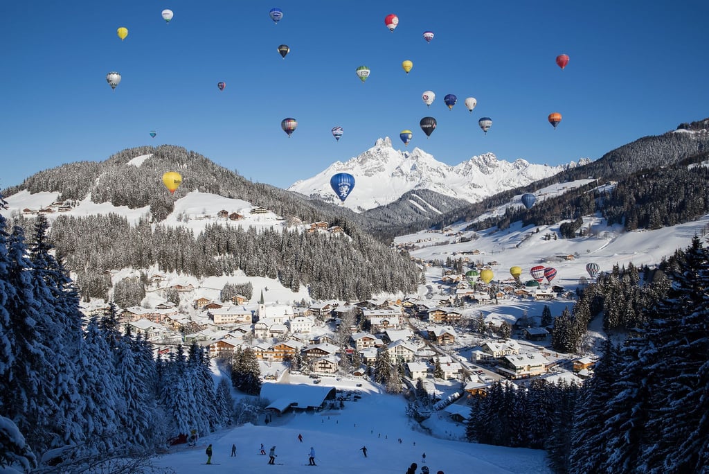 Im Januar und Februar 2022 trifft sich die Ballonszene im österreichischen Bergdorf Filzmoos.