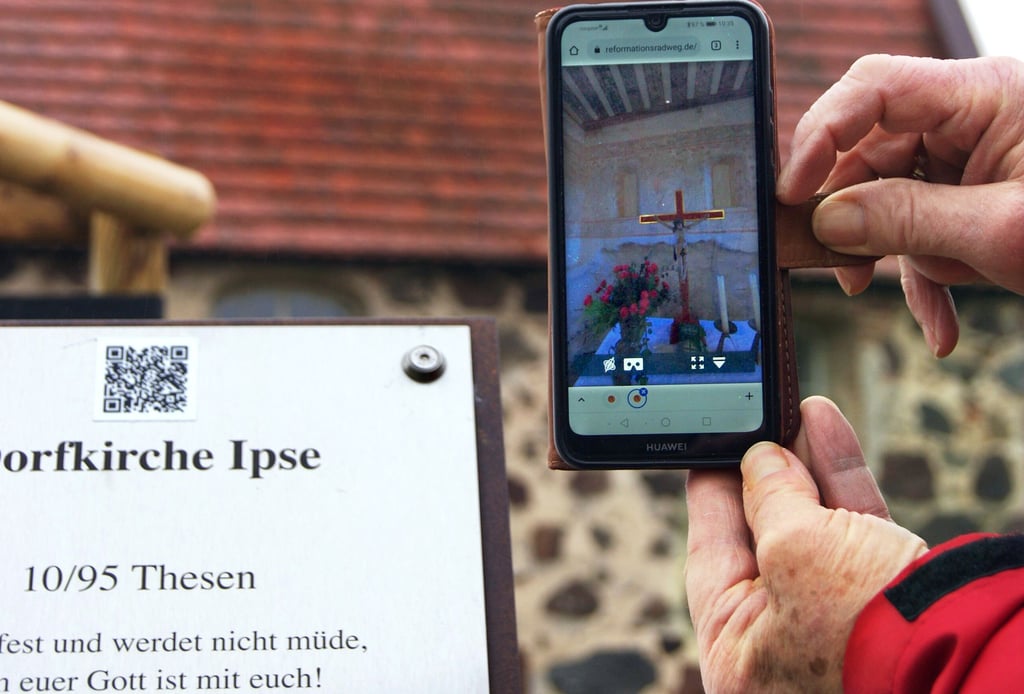 Die Kirche in Ipse ist wie 33 weitere Gotteshäuser jetzt auch digital zu besichtigen. Nach dem Einscannen eines QR-Codes, der auf der Info-Stele vor der Kirche zu finden ist, gelangt man zur entsprechenden Internetseite.
