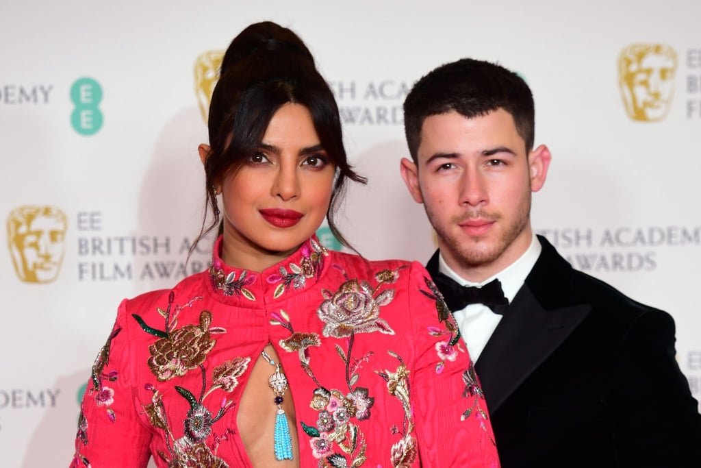 Der US-Sänger Nick Jonas und seine Frau Priyanka Chopra Jonas sind jetzt Eltern eines Kindes.
