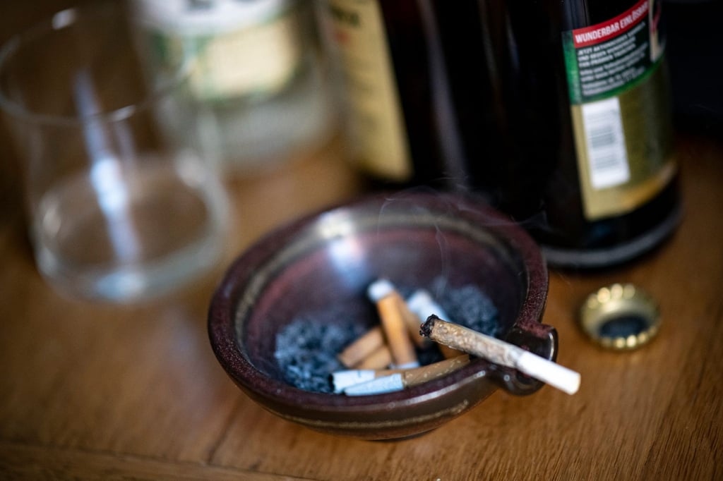 Pandemiejahr 2020: Jugendliche litten weniger unter den Folgen exzessiven Drogenkonsums, waren aber häufiger einsam und depressiv.