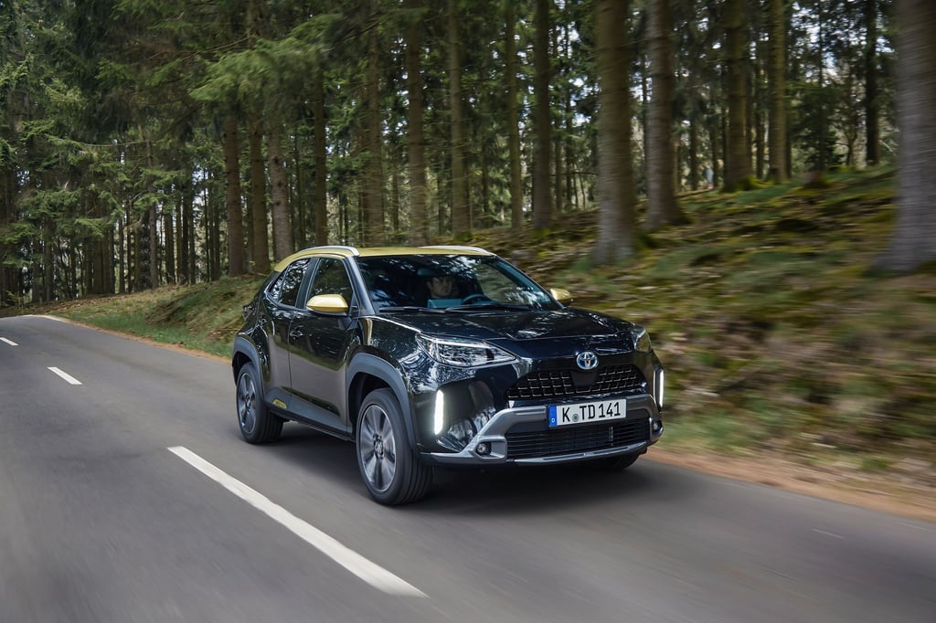 Mit dem Cross hat Toyota aus dem Yaris einen kleinen Abenteurer gemacht, der sogar mit Allrad zu haben ist.