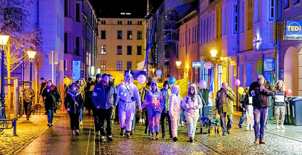 Die Montagsdemo führte diesmal über die Juristenstraße.