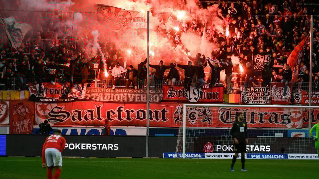 HFC-Fans zündeln beim Heimspiel gegen Borussia Dortmund II.