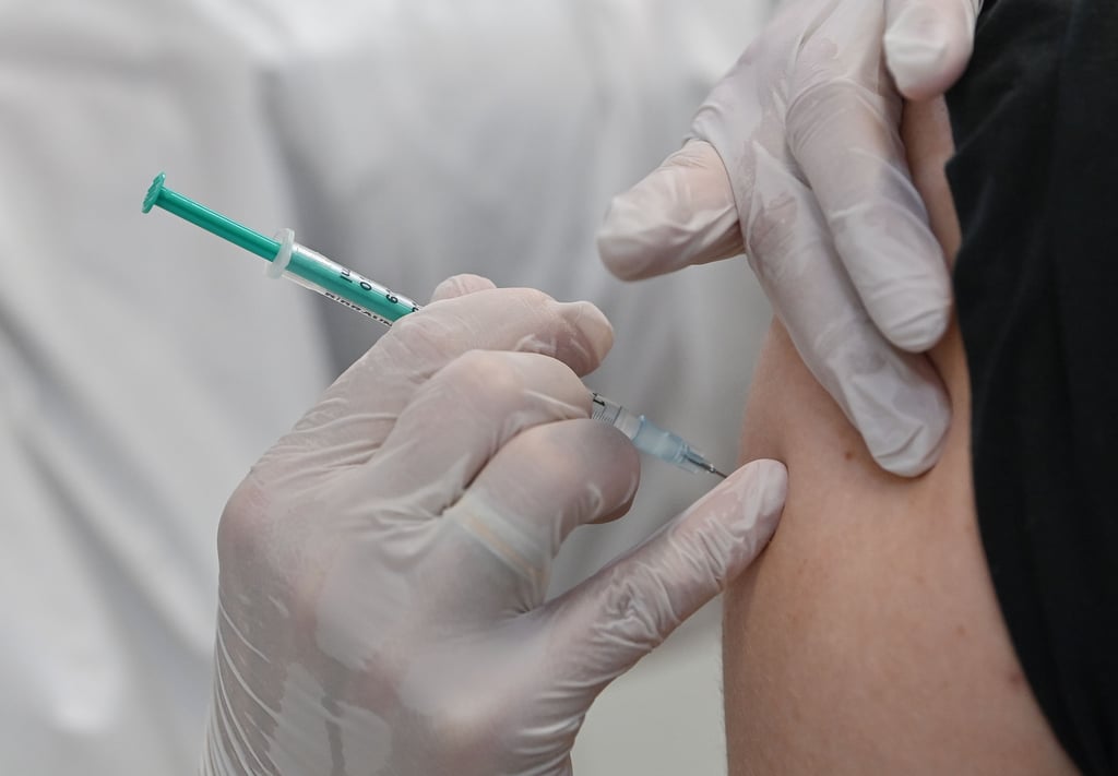 In Halle haben sich am Montag 1.279 Menschen impfen lassen gegen das Coronavirus.