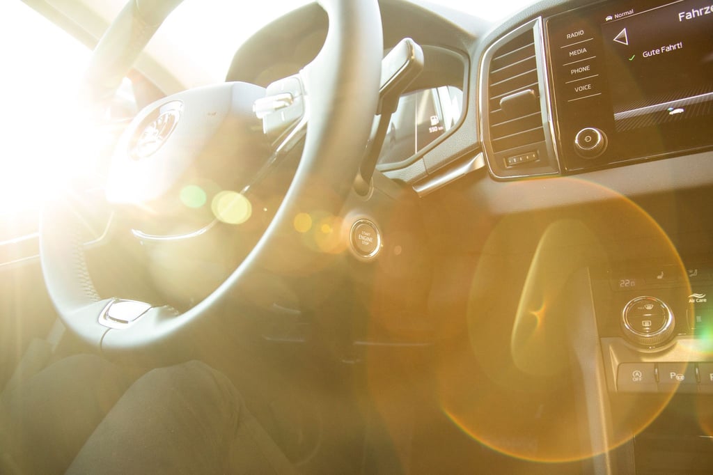 Sonnige Zeiten für Pendler? Wer für den Beruf einen weiten Weg hat und wenig verdient, kann unter Umständen mit der Mobilitätsprämie seine Steuerlast senken.