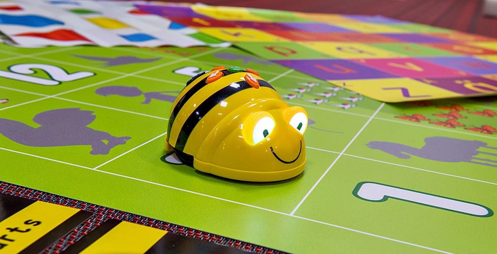 Bald im Programm: Sogenannte B-Bots sollen in Kitas und Schulen eingesetzt werden. Die Bibliothek arbeitet dabei mit mehreren Partnern zusammen.