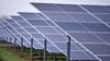 Ein Investor möchte an den Sohlener Bergen Solarmodule wie diese aufstellen. Doch wenn es nach der Verwaltung und zwei Ausschüssen des Stadtrats geht, gibt es dafür keine Genehmigung.