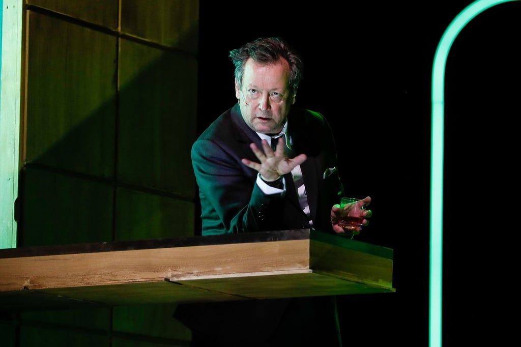 Matthias Brandt brilliert in „Mein Name sei Gantenbein“.