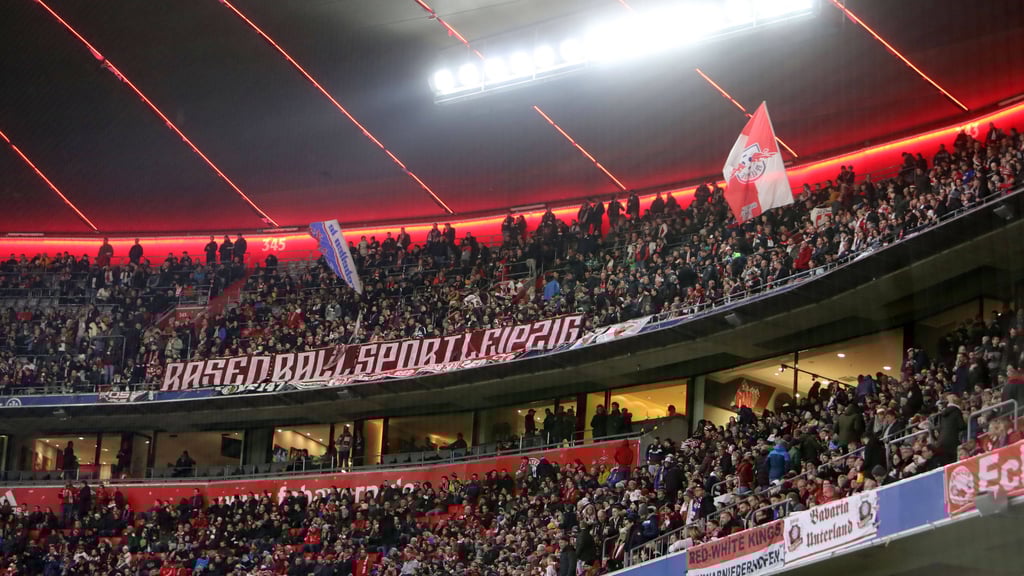 Fans von RB Leipzig beim letzten Gastspiel in München mit Fans im Februar 2020.