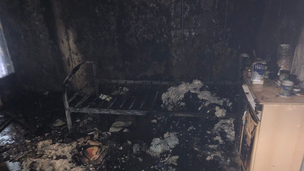 Die ausgebrannte Wohnung in einem Mehrfamilienhaus an der Stadtseeallee in Stendal.