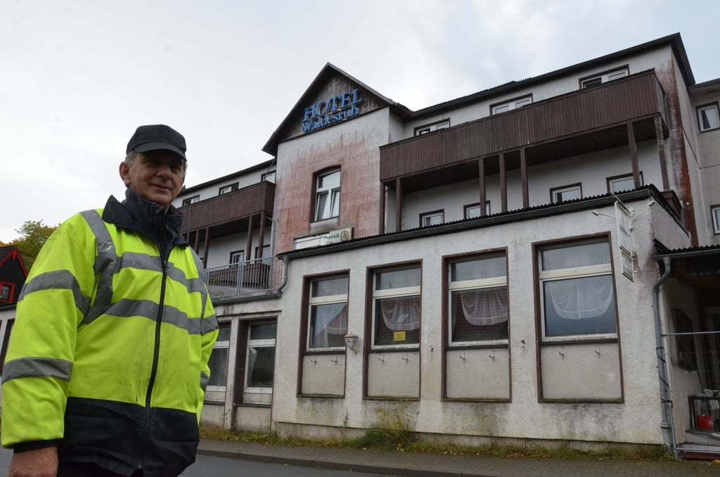 Georgios Patsidis will im ehemaligen Hotel "Waldesruh" in Elend für Ordnung sorgen. Foto: Katrin Schröder